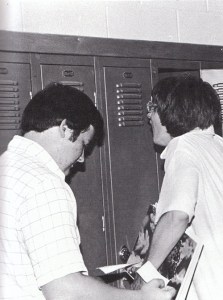 Mike Bryant, right, finds Don Carter's "note from home?" rather humorous but Don seems to think it'll work.